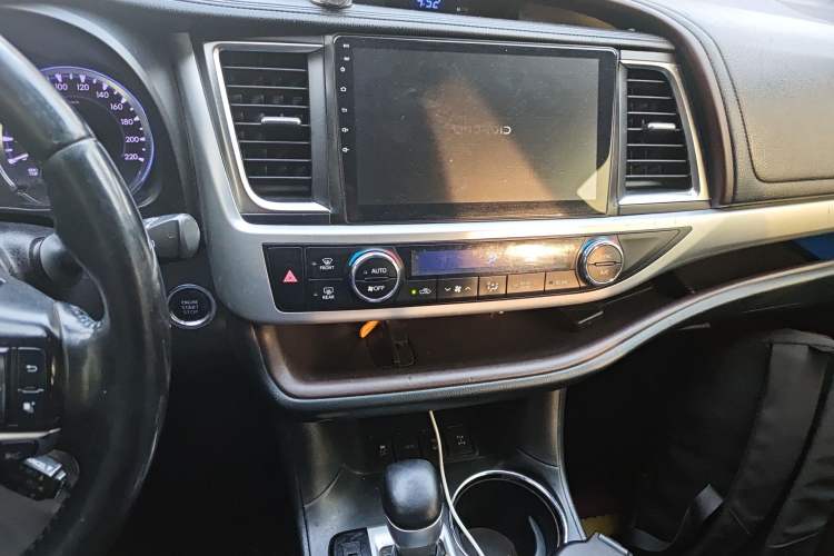 Used Toyota Highlander 2018 2.0T Four-Wheel Drive Luxury Edition 7 Seats China V Emission Standard