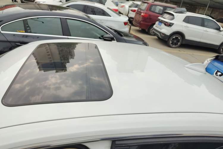 Used BMW 3 Series 2014 320Li Fashion Model
