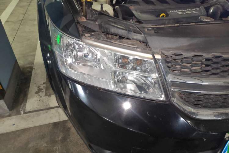 Used Dodge Journey 2013 2.4L Two-Wheel Drive Luxury Version