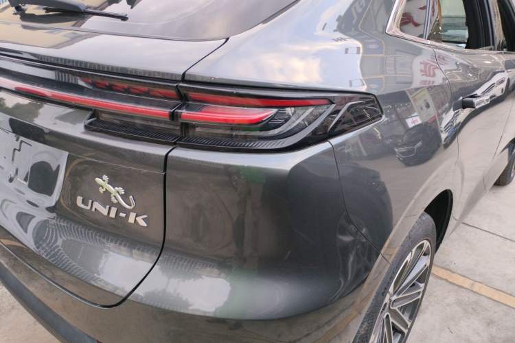 Used Changan UNI-K 2023 2.0T Two-Wheel Drive Enjoyment Version
