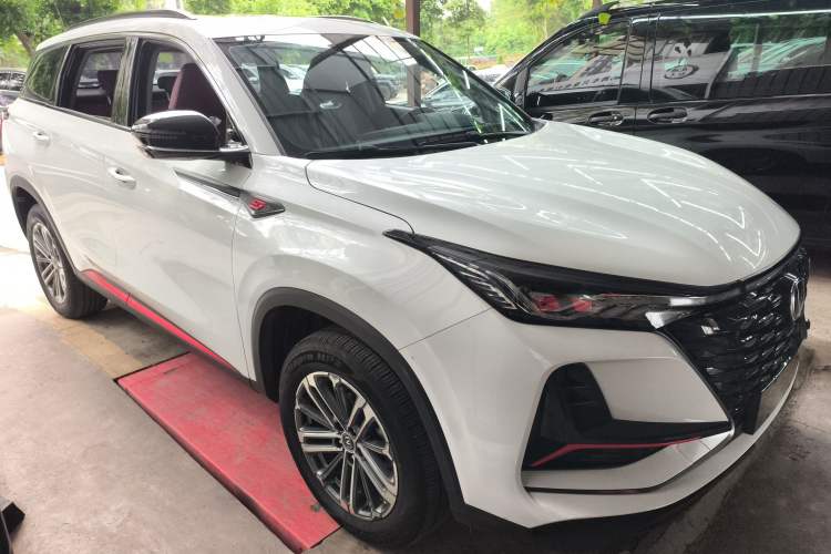 Used CHANGAN CS75 PLUS 2022 1.5T Automatic Luxury Model Front Right 45 Deg