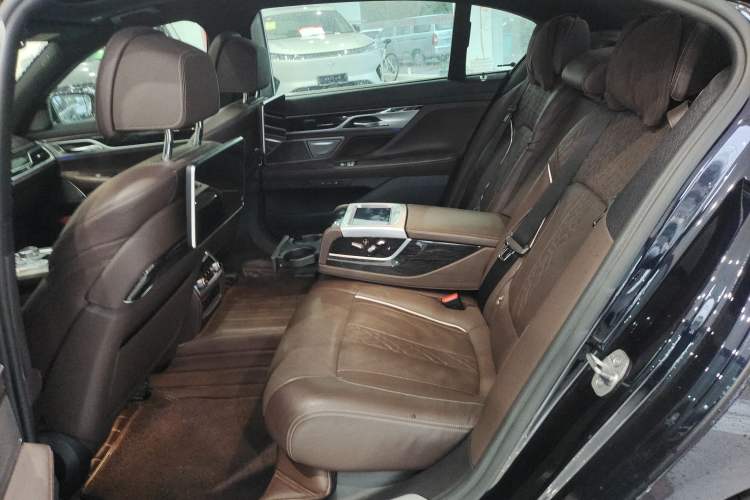 Used BMW 7 Series 2018 740Li M Sport Package Leading Model
