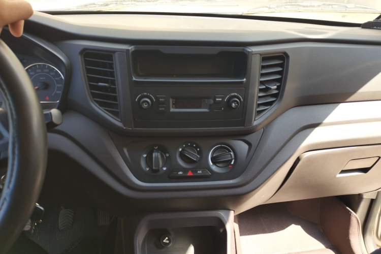 Used Wuling Hongguang V 2019 1.5L Jingqu Version China VI LAR
