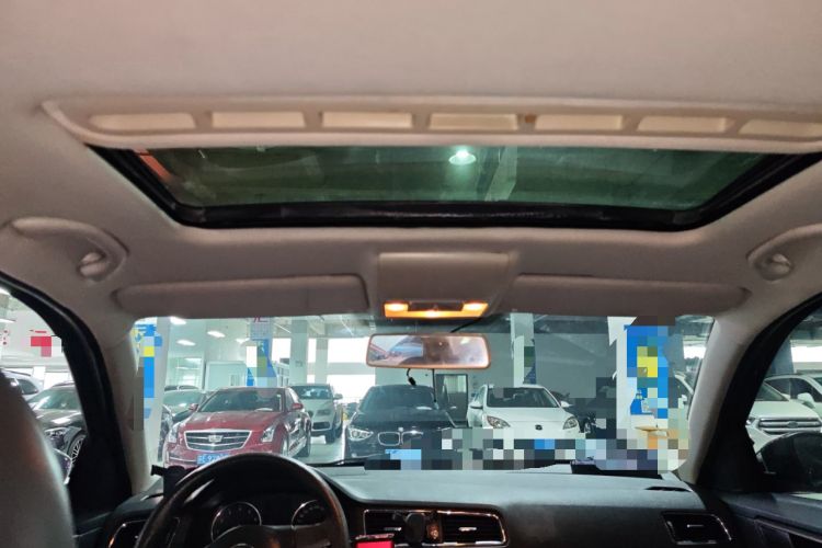 Used Volkswagen Lavida 2013 Revised Classic 1.6L Manual Fashion Edition
