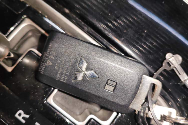 Used Mitsubishi Outlander 2021 2.4L 4x4 Zhi Xiang Edition 7 Seats