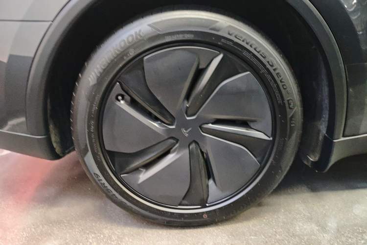 Used Tesla Model Y 2025 Long-Range All-Wheel Drive First Edition
