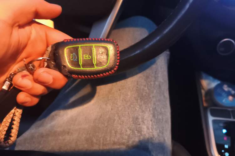 Used Hyundai ix25 2015 1.6L Automatic Two-Wheel Drive Smart GLS Trim Vehicle Key