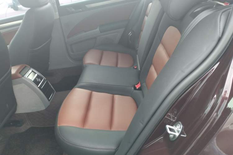 Used Skoda Superb 2013 1.4TSI DSG Sport Edition Left Rear Seat