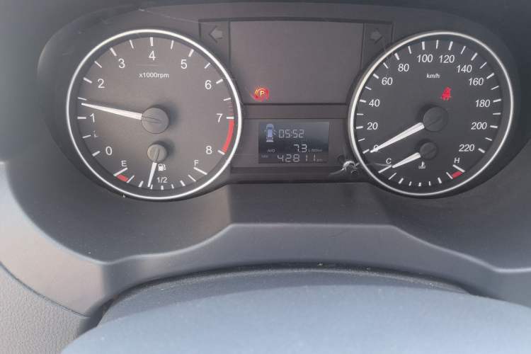 Used JAC Refine M3 2023 PLUS 1.5T 5/7-seat Classic Edition Odometer Close Up