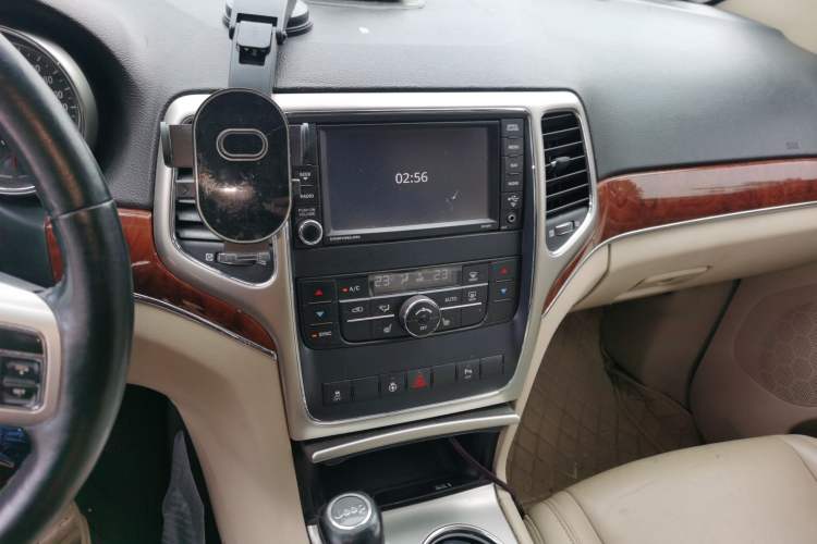 Used Jeep Grand Cherokee 2011 3.6L Luxury Navigation Edition