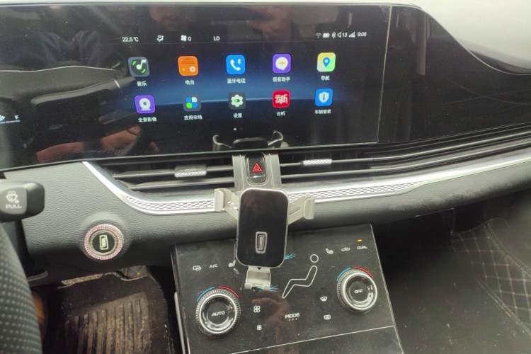 Used Bestune B70 2023 Third Generation 1.5T Automatic Enjoyment Version Audio And AC Panel