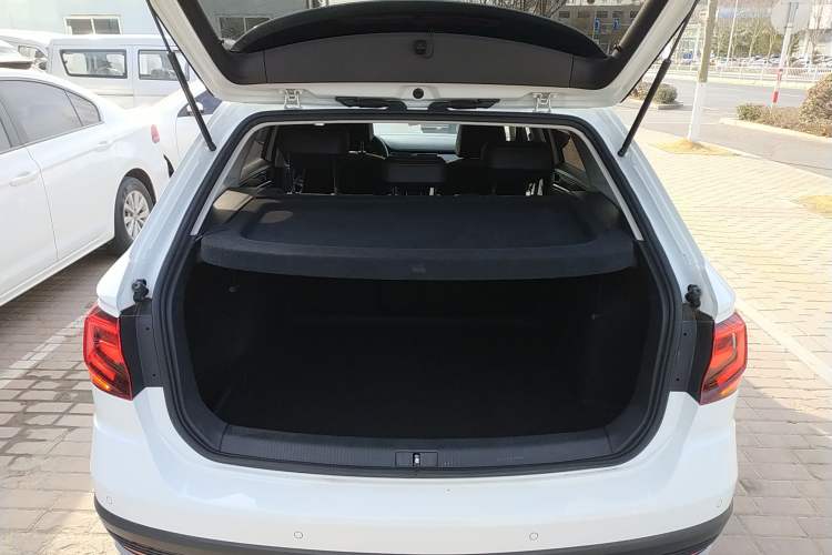 Used Volkswagen C-TREK 2018 1.5L Automatic Comfort Model Trunk