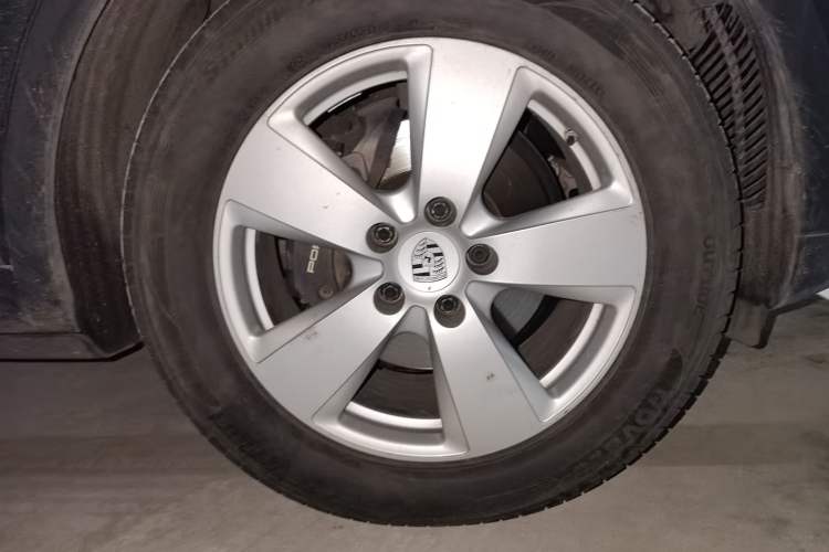 Used Porsche Cayenne 2018 Cayenne 3.0T Right Front Wheel Hub