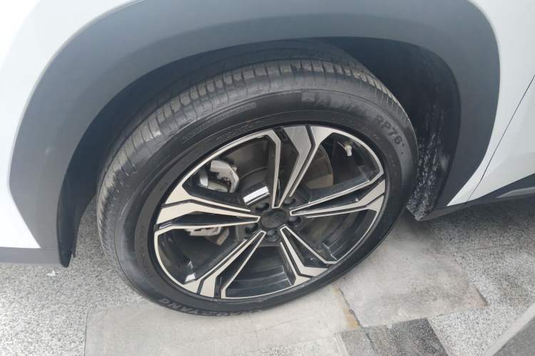 Used Geely Galaxy L7 2025 EM-i 115km Exploration+ Edition Left Front Wheel Hub