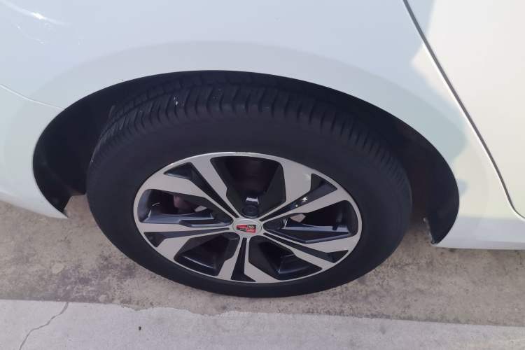 Used Roewe 360 2017 1.5L Automatic Luxury Edition
