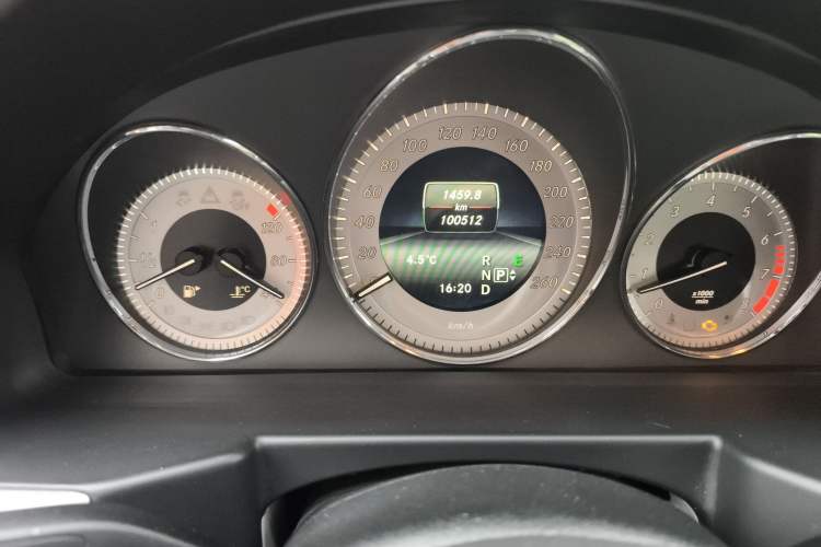 Used Mercedes-Benz GLK-Class 2013 GLK 300 4MATIC Dynamic Sunroof Model