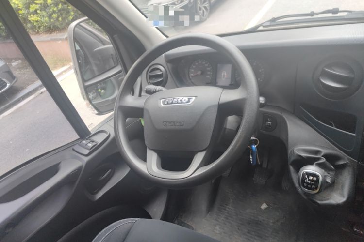 Used Iveco Eurocargo 2021 2.0T Manual Super Rui Long Wheelbase Short Overhang High Roof Side-Sliding Door F1A
