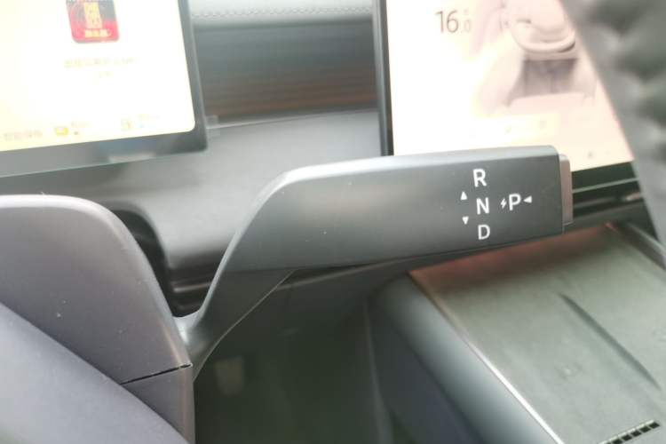 Used Nissan N6 2026 Model 180 Max Gear Lever