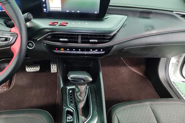 Used Buick Verano 2022 Pro GS Wind-Chasing Edition Audio And AC Panel