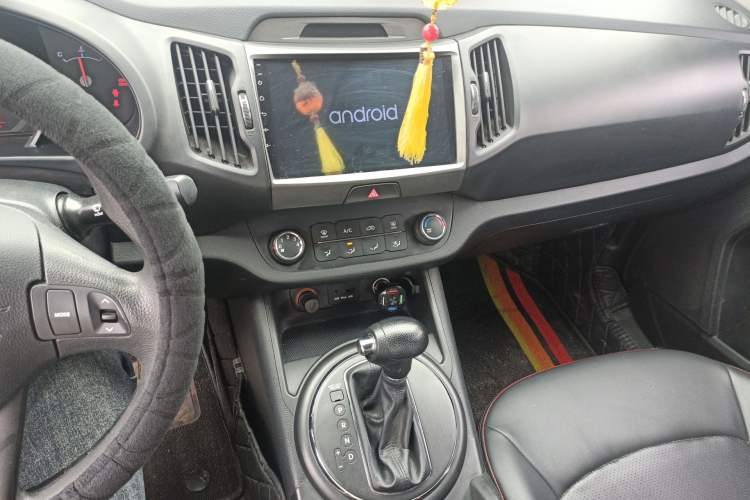 Used Kia Sportage R 2012 2.0L Automatic Two-Wheel Drive GL Trim Audio And AC Panel