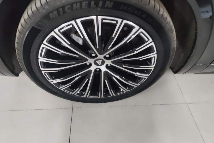 Used Deepal S09 2025 Four-Wheel Drive Ultra+ Custom Edition
