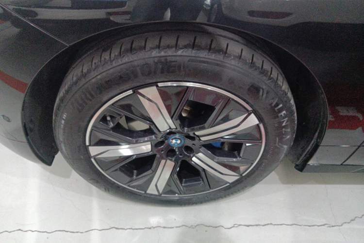 Used BMW iX 2022 xDrive40
