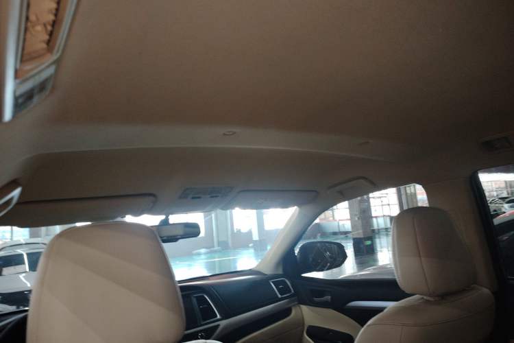 Used Toyota Highlander 2018 2.0T Four-Wheel Drive Elite Edition 7 Seats China VI Standard Headliner