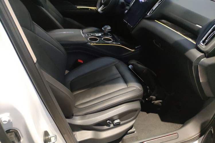 Used Hongqi HS3 2023 2.0T All-Wheel-Drive Youwei Version