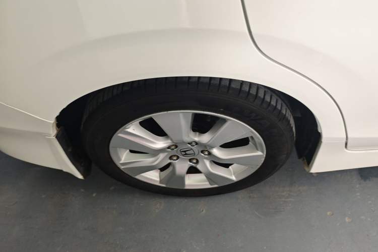 Used Honda Jade 2013 1.8L automatic Comfort version 5 seats