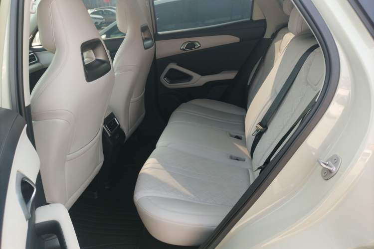 Used BYD Yuan UP 2025 Intelligent Driving Version 401 KM Dynamic Edition
