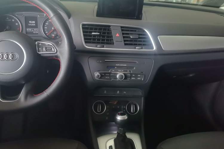 Used Audi Q3 2018 30th Anniversary Edition 30 TFSI Fashion Model Audio And AC Panel