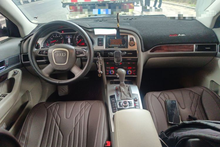 Used Audi A6L 2011 2.0 TFSI Automatic Standard Edition Center Console