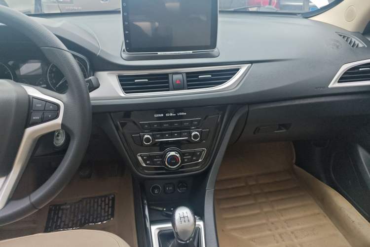 Used CHANGAN Alsvin V7 2015 1.6L Manual Enjoyment Model China IV Standard