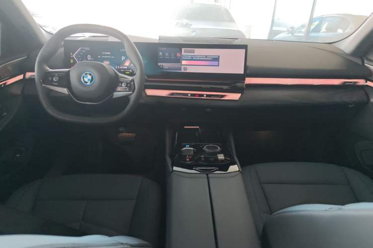 Used BMW i5 2025 eDrive 40L Luxury Package

