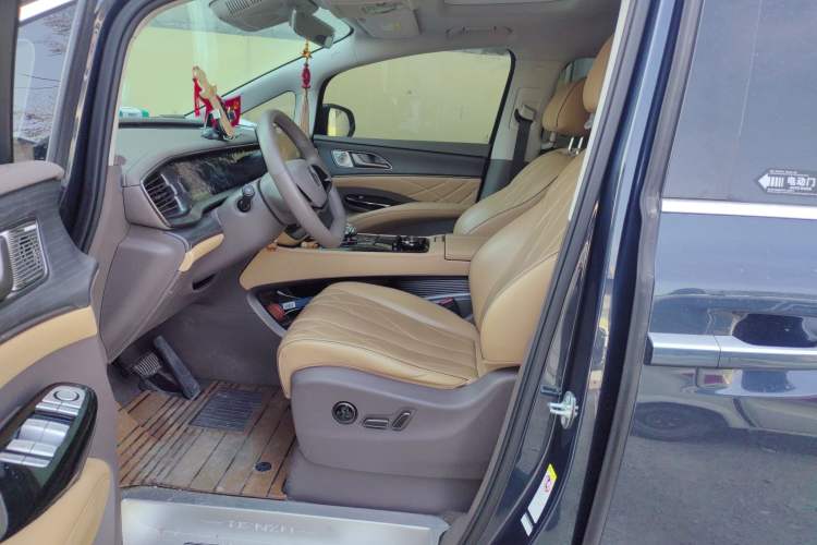 Used Denza D9 2022 DM-i 970 Four-Wheel Drive Prestige Model