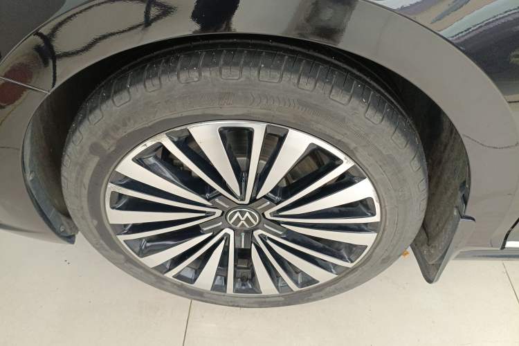 Used Volkswagen Passat 2021 330TSI Luxury Edition Exterior 4