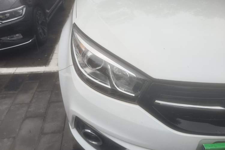 Used Chery Tiggo 3 2016 1.6L CVT ZhiShang Edition Right Front Headlight