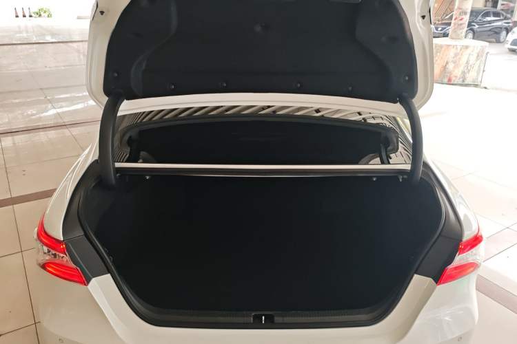 Used Toyota Camry 2021 2.0G Luxury Edition Trunk