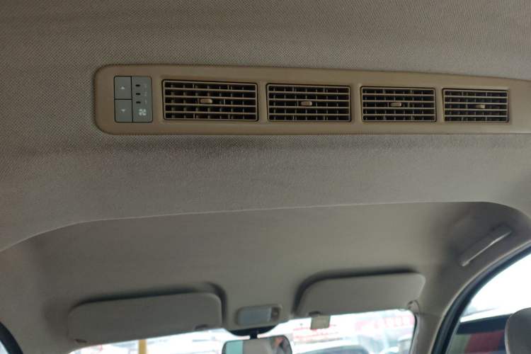 Used Wuling Rongguang V 2016 1.2L Standard Version
