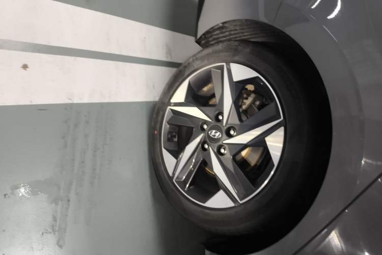 Used Hyundai Elantra 2021 1.5L CVT LUX Prestige Edition