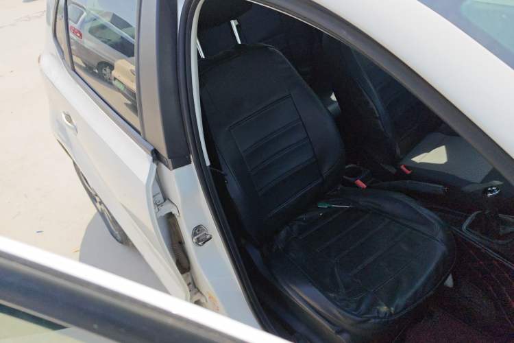 Used Volkswagen Polo 2016 1.4L Manual Fashion Model Right Front Seat