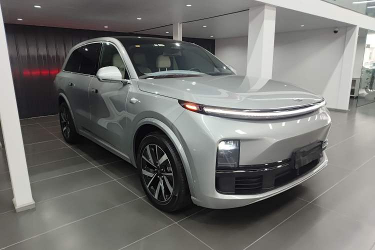 Used Li Auto L8 2023 Pro Model
