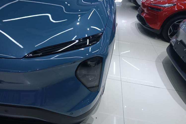 Used Nio ES7 2022 75 kWh Left Front Headlight