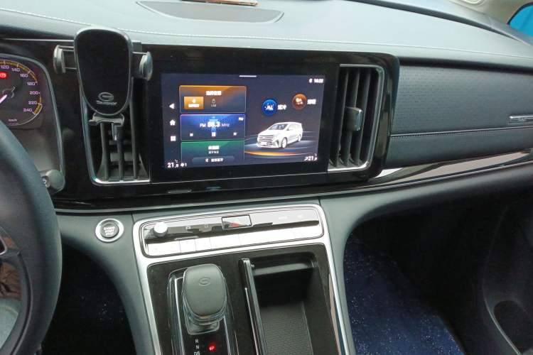 Used GAC Trumpchi M8 2024 Lingxiu Series 390T Luxury Edition Audio And AC Panel