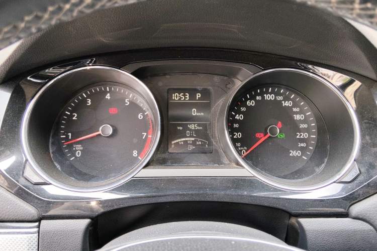 Used Volkswagen Sagitar 2014 Revised Version 1.6L Automatic Comfort Edition Instrument Cluster