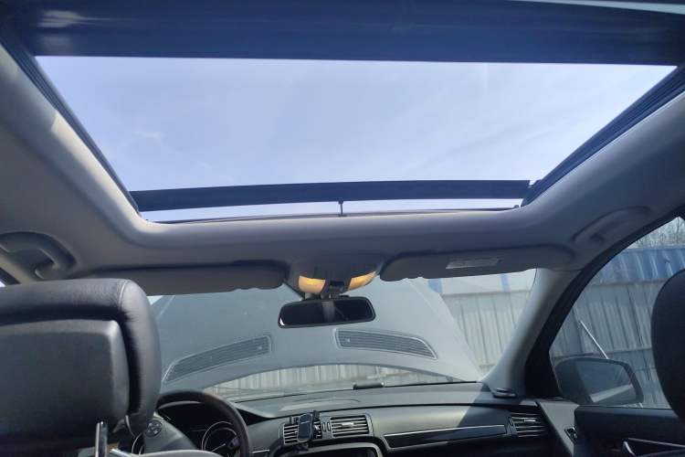 Used Mercedes-Benz R-Class 2017 R 320 4MATIC Business Edition Prestige Model Headliner