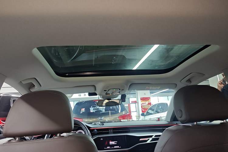 Used Audi A7L 2024 45TFSI quattro S-line Visionary Edition Flow Crystal Package Headliner