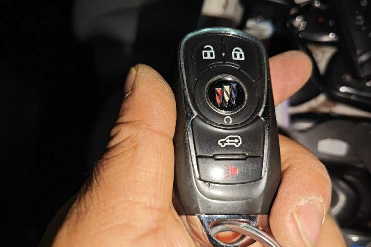 Used Buick GL8 2023 Land Executive Class Comfort Model