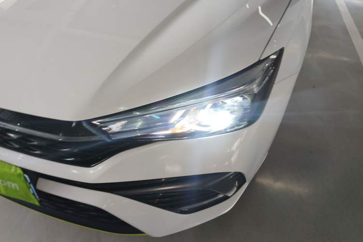 Used Roewe i5 2021 1.5L CVT Platinum Edition
