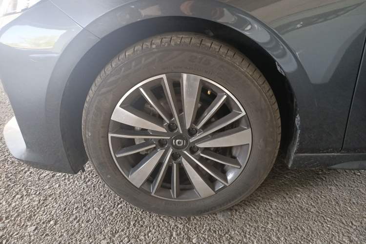 Used CHANGAN NEVO A05 2024 Truly Delicious Version 70" Beyond-Grade Edition Left Front Wheel Hub